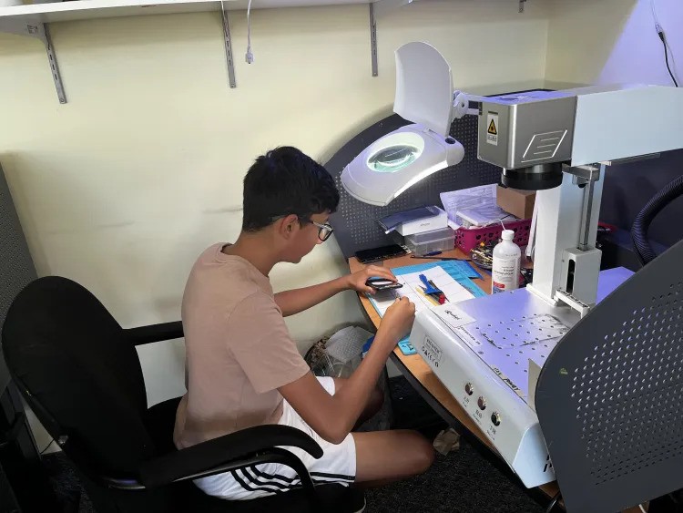 Prerak Fixing Phones